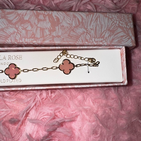 STELLA ROSE LONDON GOLD PLATED PINK PORCELAIN 3 MOTIFS CLOVER BRACELET - Picture 2 of 5